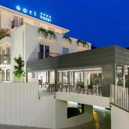 โกติ โฮเต็ล Hotel Torbole Sul Garda ภายนอก รูปภาพ