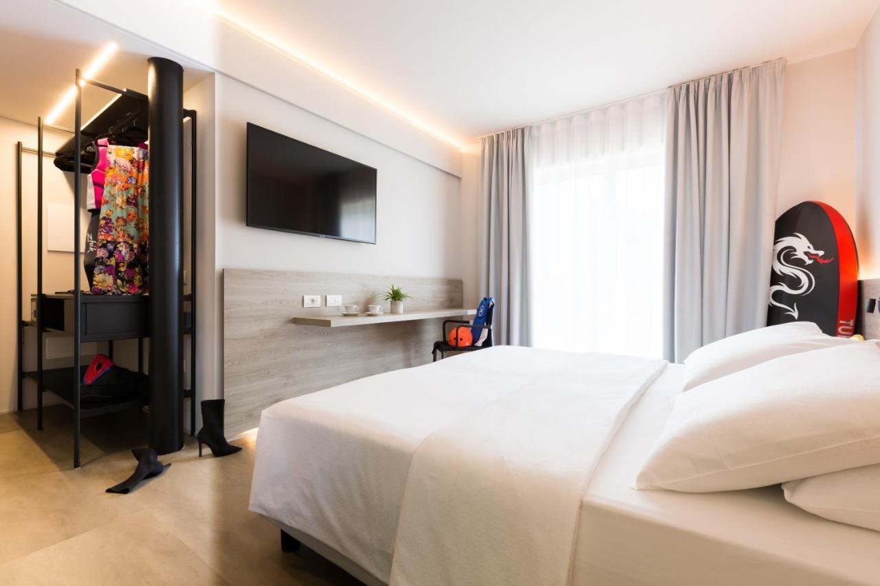 โกติ โฮเต็ล Hotel Torbole Sul Garda ภายนอก รูปภาพ