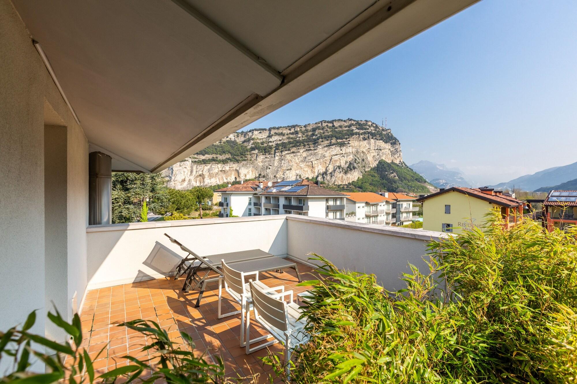 โกติ โฮเต็ล Hotel Torbole Sul Garda ภายนอก รูปภาพ