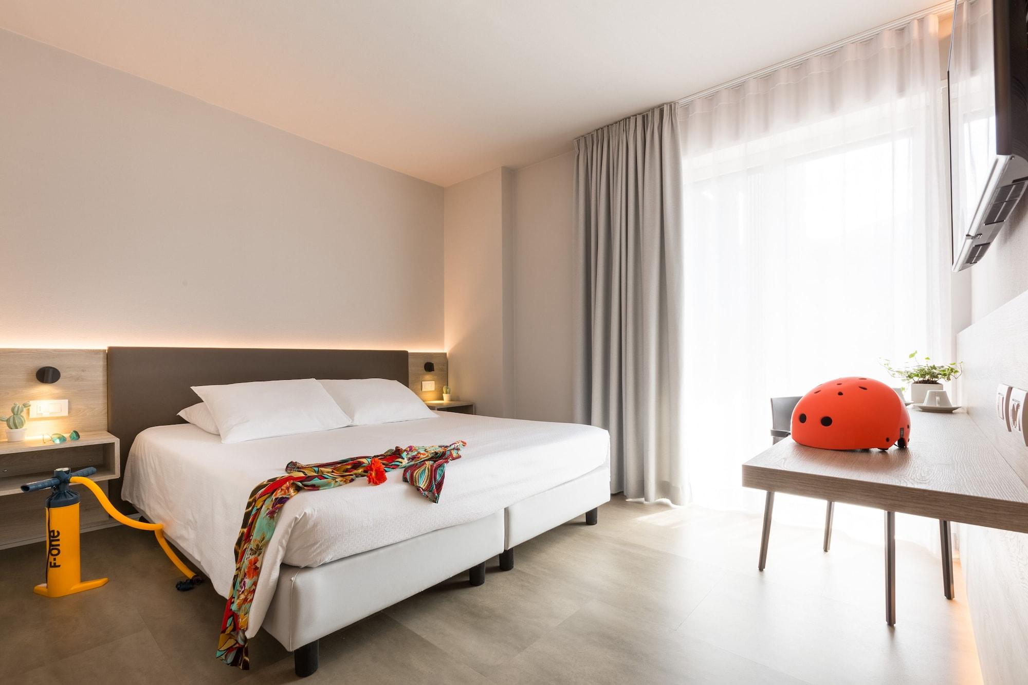 โกติ โฮเต็ล Hotel Torbole Sul Garda ภายนอก รูปภาพ