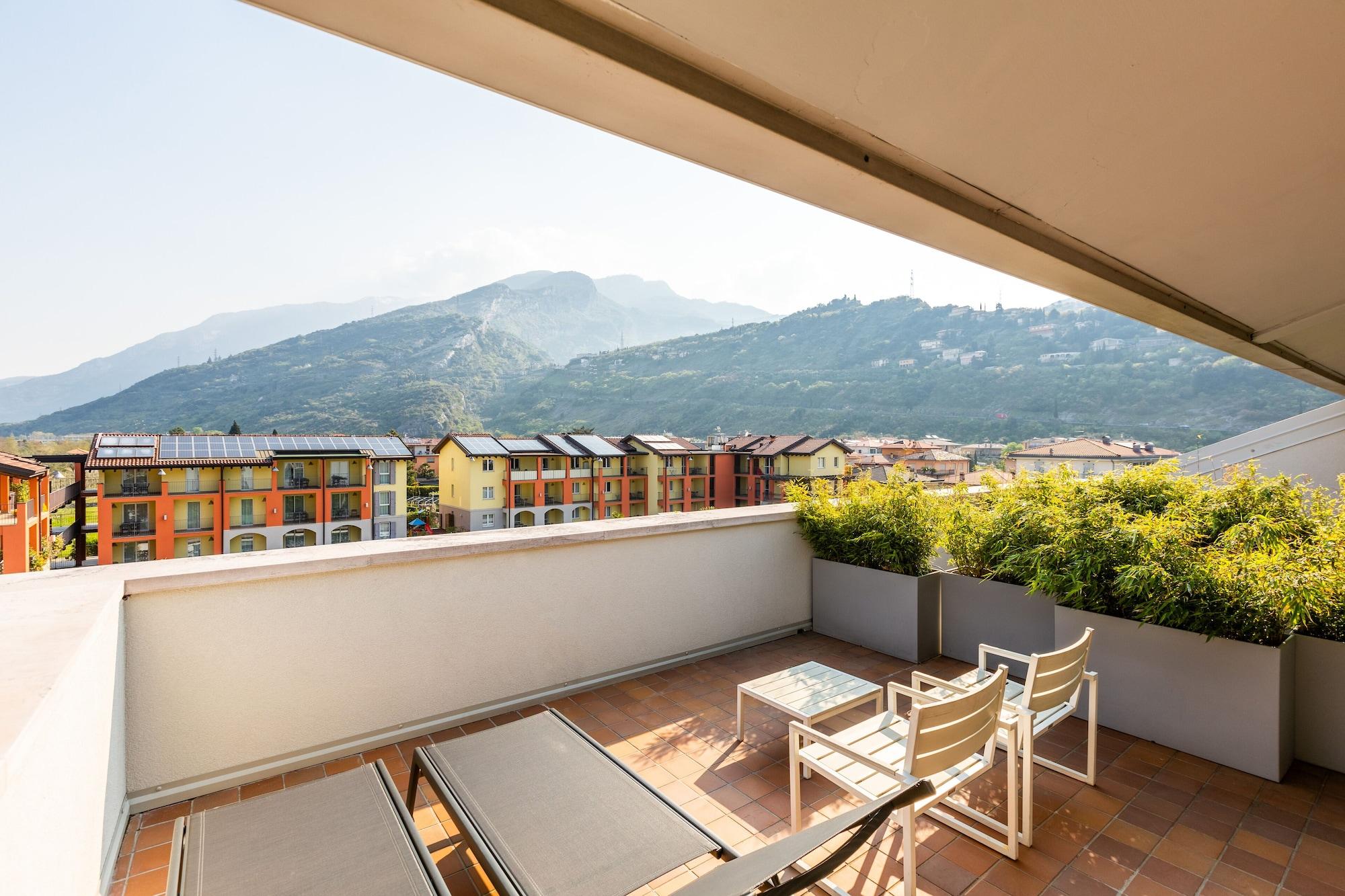 โกติ โฮเต็ล Hotel Torbole Sul Garda ภายนอก รูปภาพ
