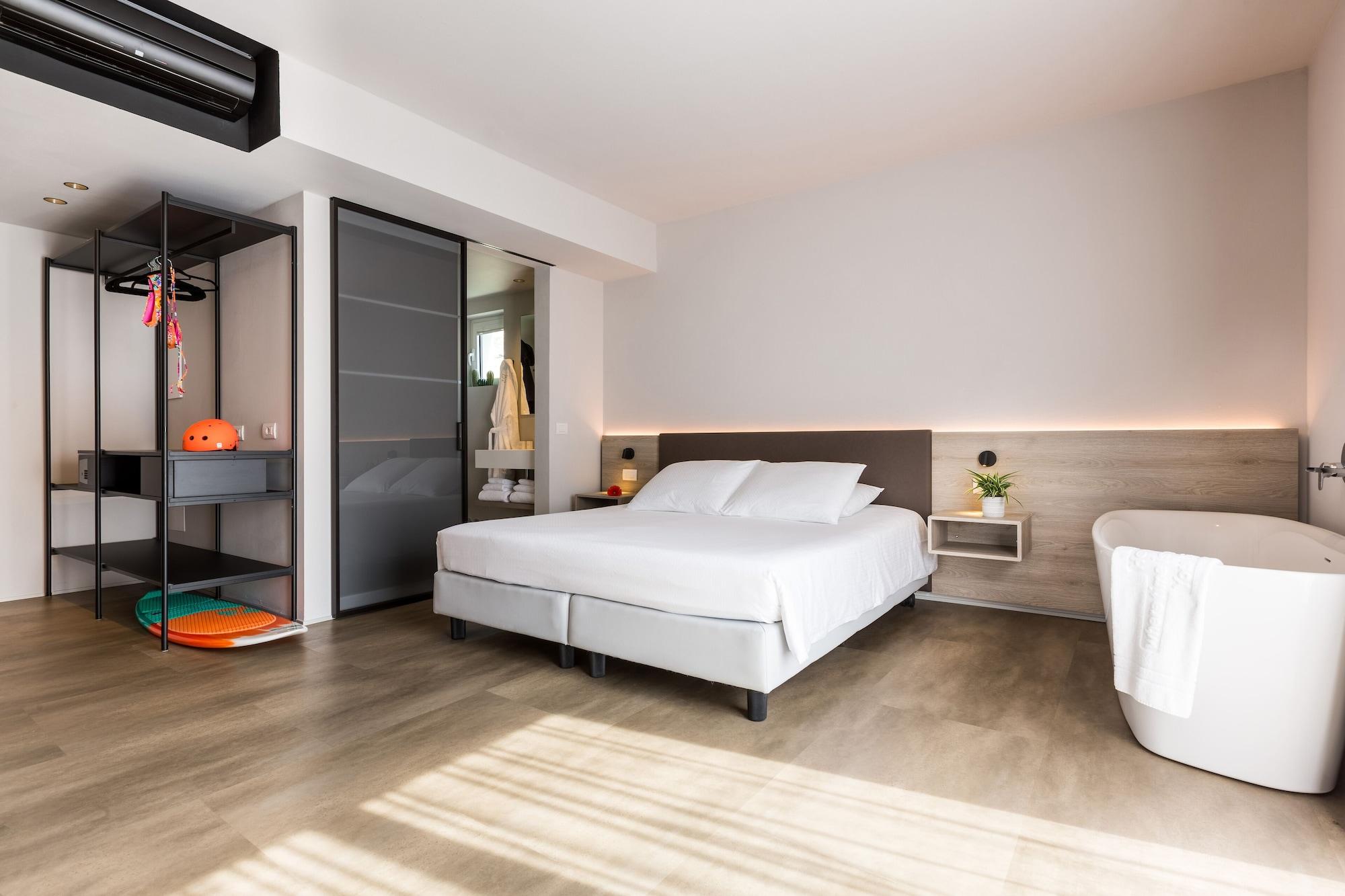 โกติ โฮเต็ล Hotel Torbole Sul Garda ภายนอก รูปภาพ